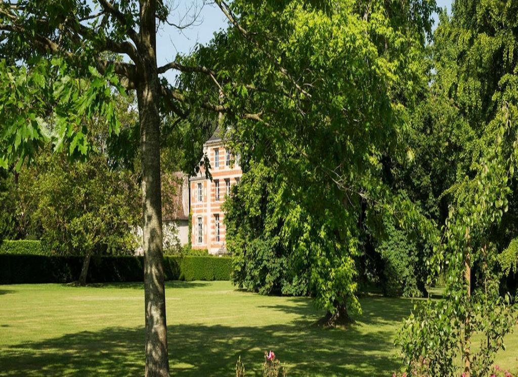 Chateau De Beneauville Bed & Breakfast Petiville  Exterior photo
