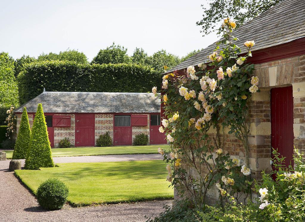 Chateau De Beneauville Bed & Breakfast Petiville  Exterior photo